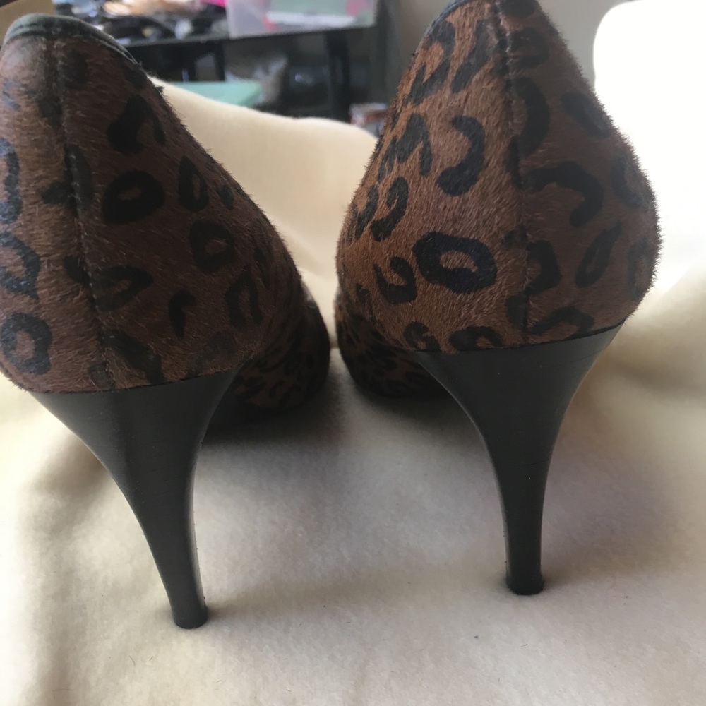 Pumps - Picture 2 of 3
